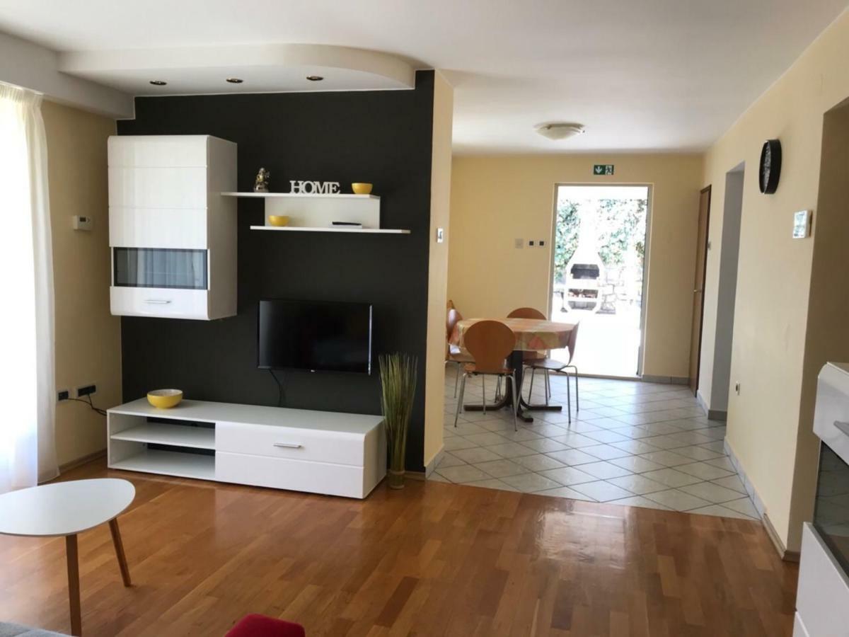 Deluxe Apartment Dora With A Private Parking, Terrace And See View Rijeka Exterior photo